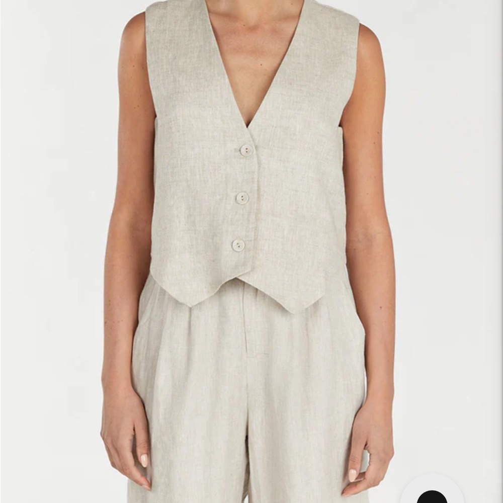 Dissh Neutral Linen Vest